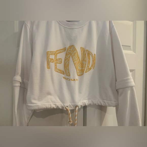 Fendi Logo Embroidered Cropped Sweatshirt - Picture 9 of 12